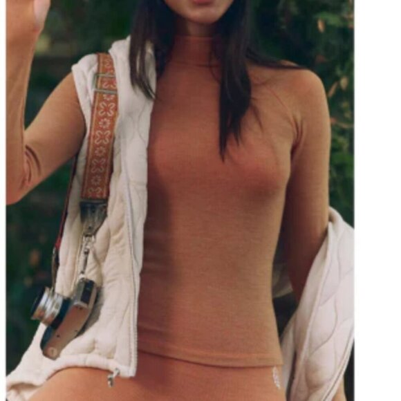 #206 NWT Free People Cool Down Wool Base Layer in Camel Heather - Picture 2 of 4